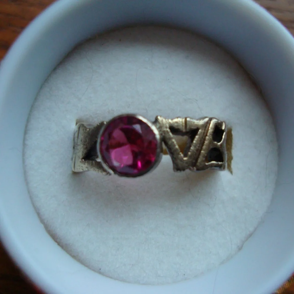 Gold LOVE RING - Picture 2 of 7